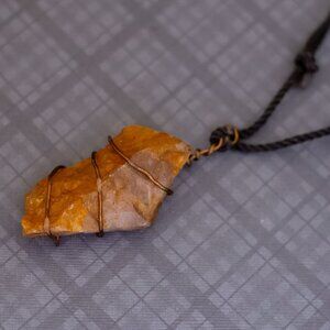 20 inch, Vintage Stone Shard Pendant Cord Lace Necklace - G49